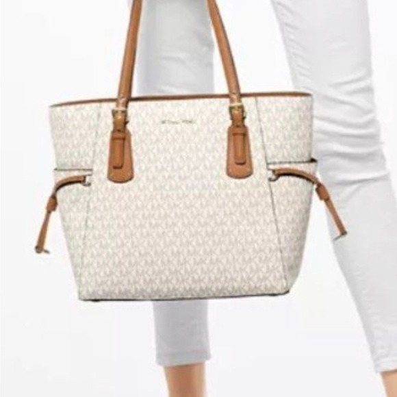MICHAEL MICHAEL KORS Voyager Logo East West Tote Bag - Picture 6 of 7